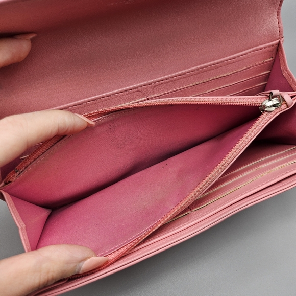 🌸CHANEL Authentic Camilla Wallet/Clutch🌸 - Picture 10 of 17